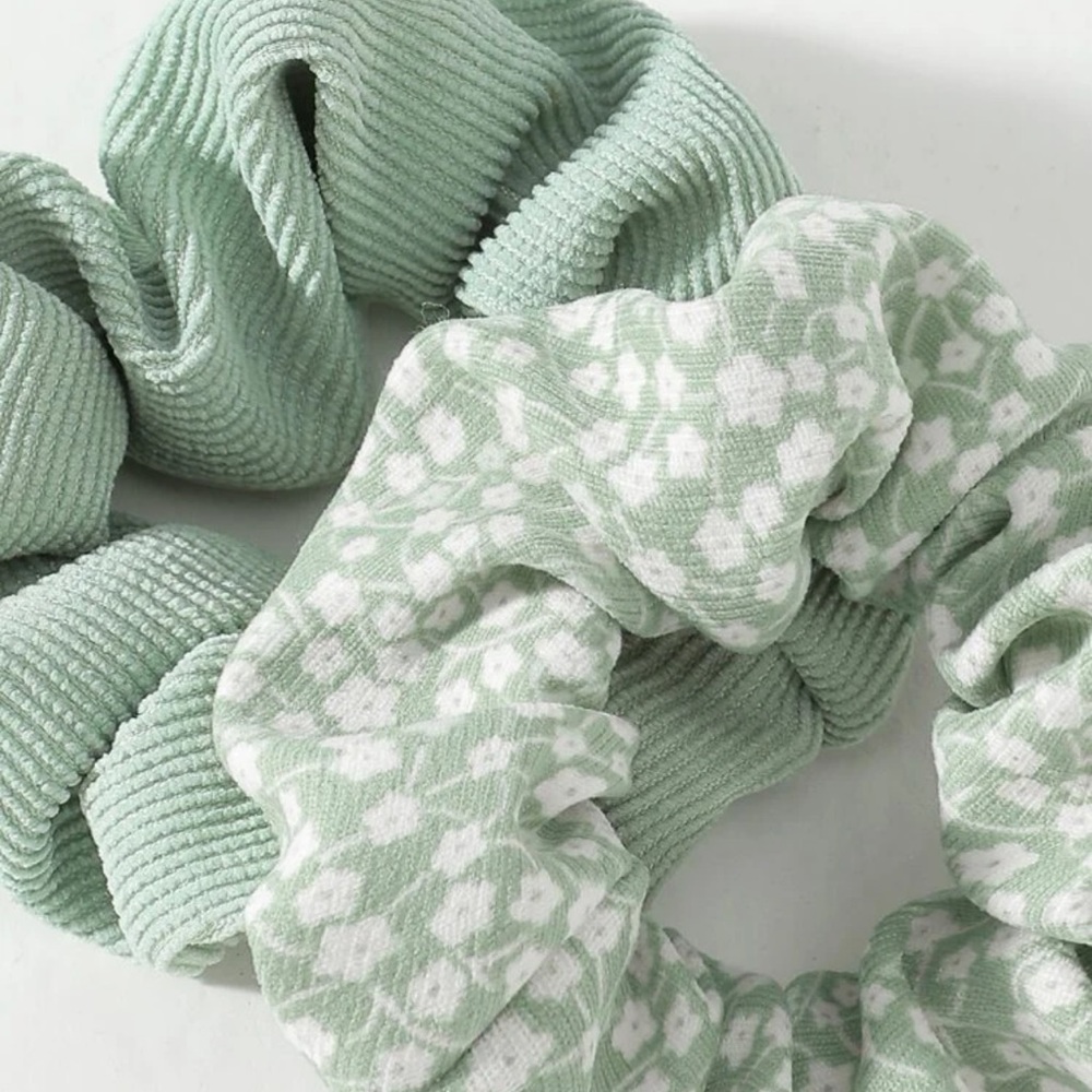 Ditsy Green Floral Print Scrunchie Set of 3 - Picture 3 of 4